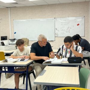 אלגברה 10 - משוואות ממעלה שנייה עם נעלם אחד.