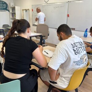 אלגברה 15 -  החזקה וחוקי החזקות.