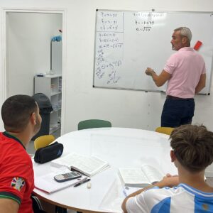 אלגברה 12 -  מערכת משוואות ממעלה 2 עם 2 נעלמים.